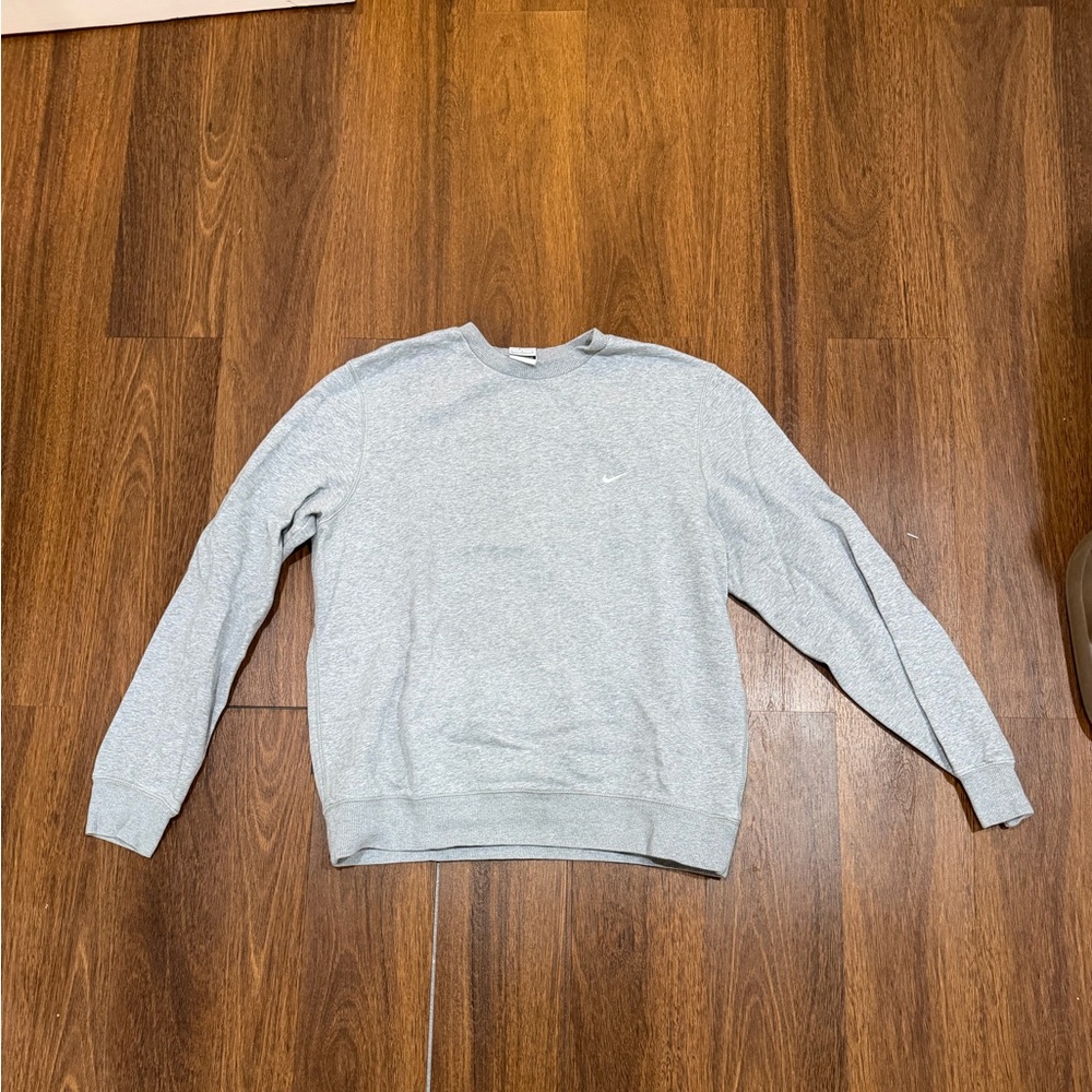 Nike Men's Light Gray Crewneck Sweater